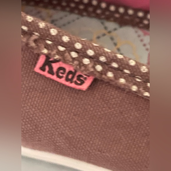 Keds Brown women’s Mary Jane cavas shoes with Pink accents Size 7.5 - Picture 2 of 9